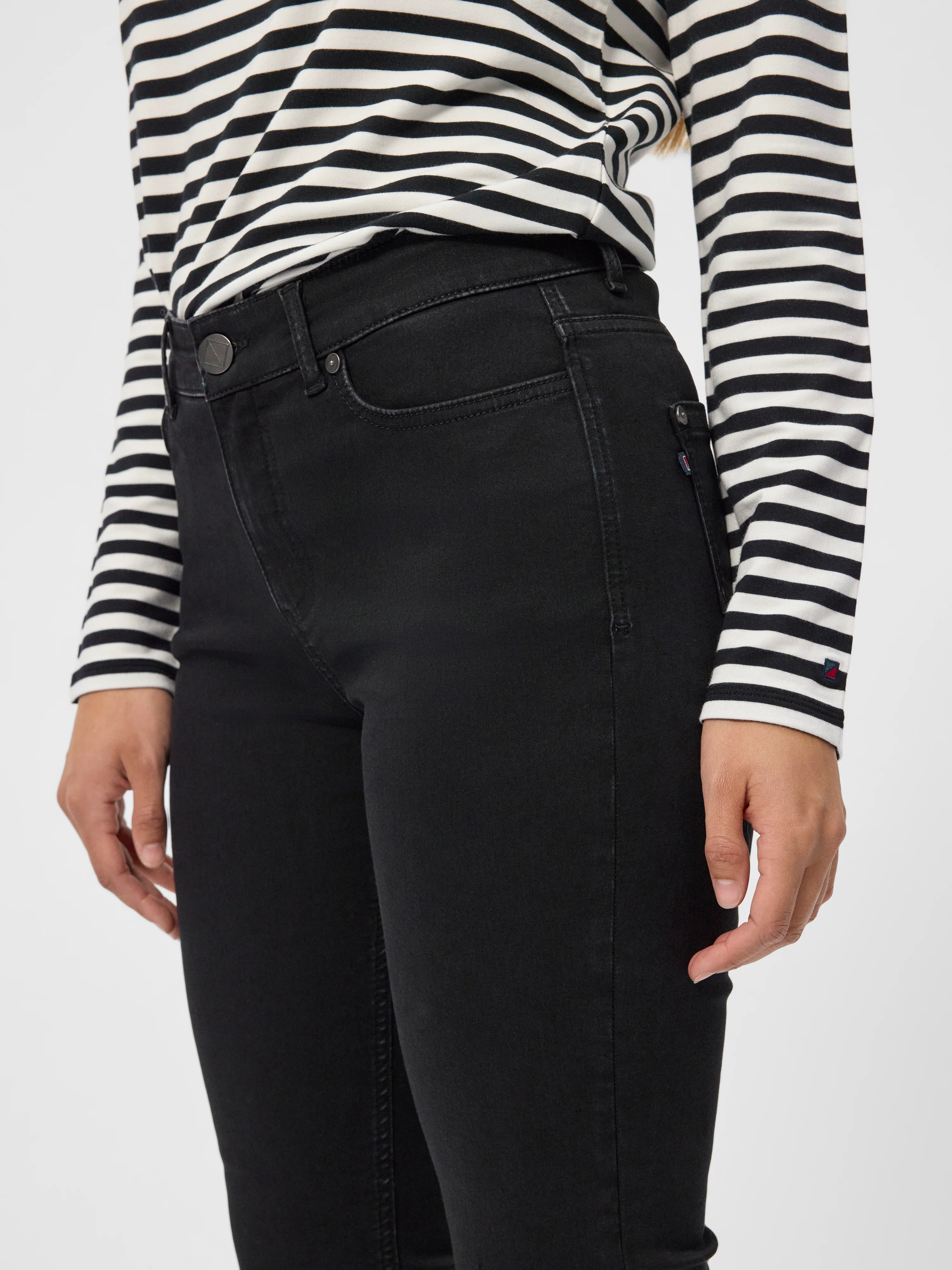 Mai Jeans - Black - Image 5