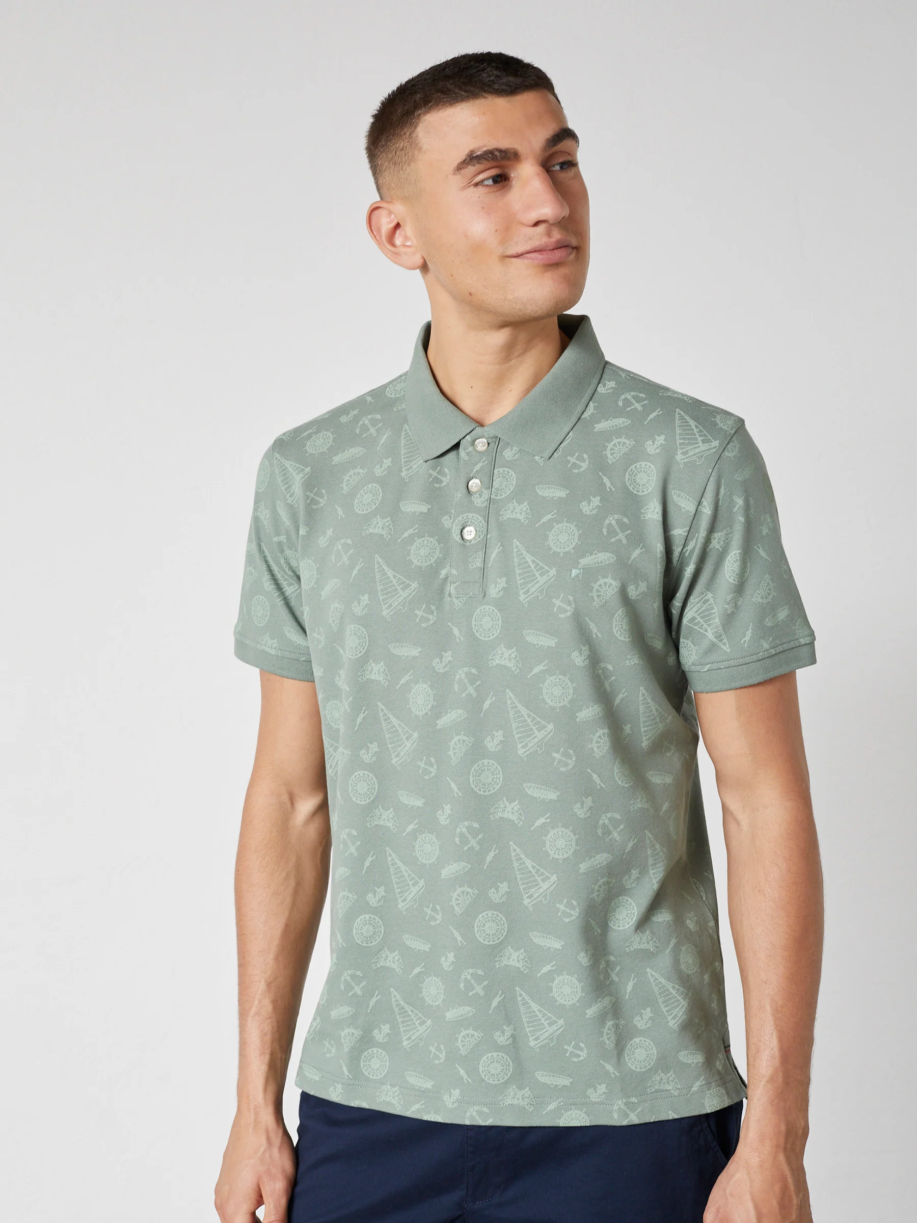 COLTON POLO T-SHIRT - Olive pattern with green pastel