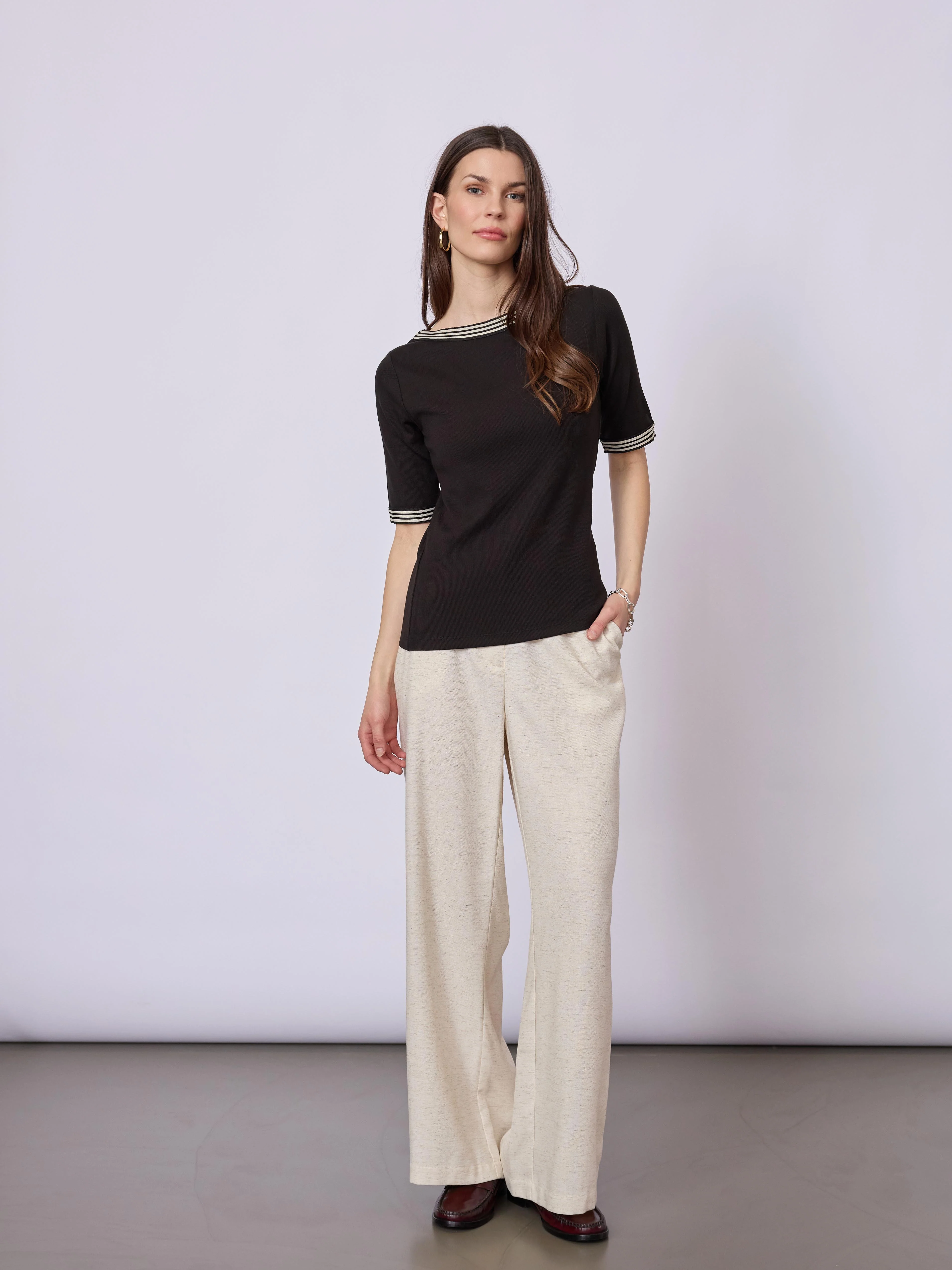 Snee T-shirt - Black - Image 3