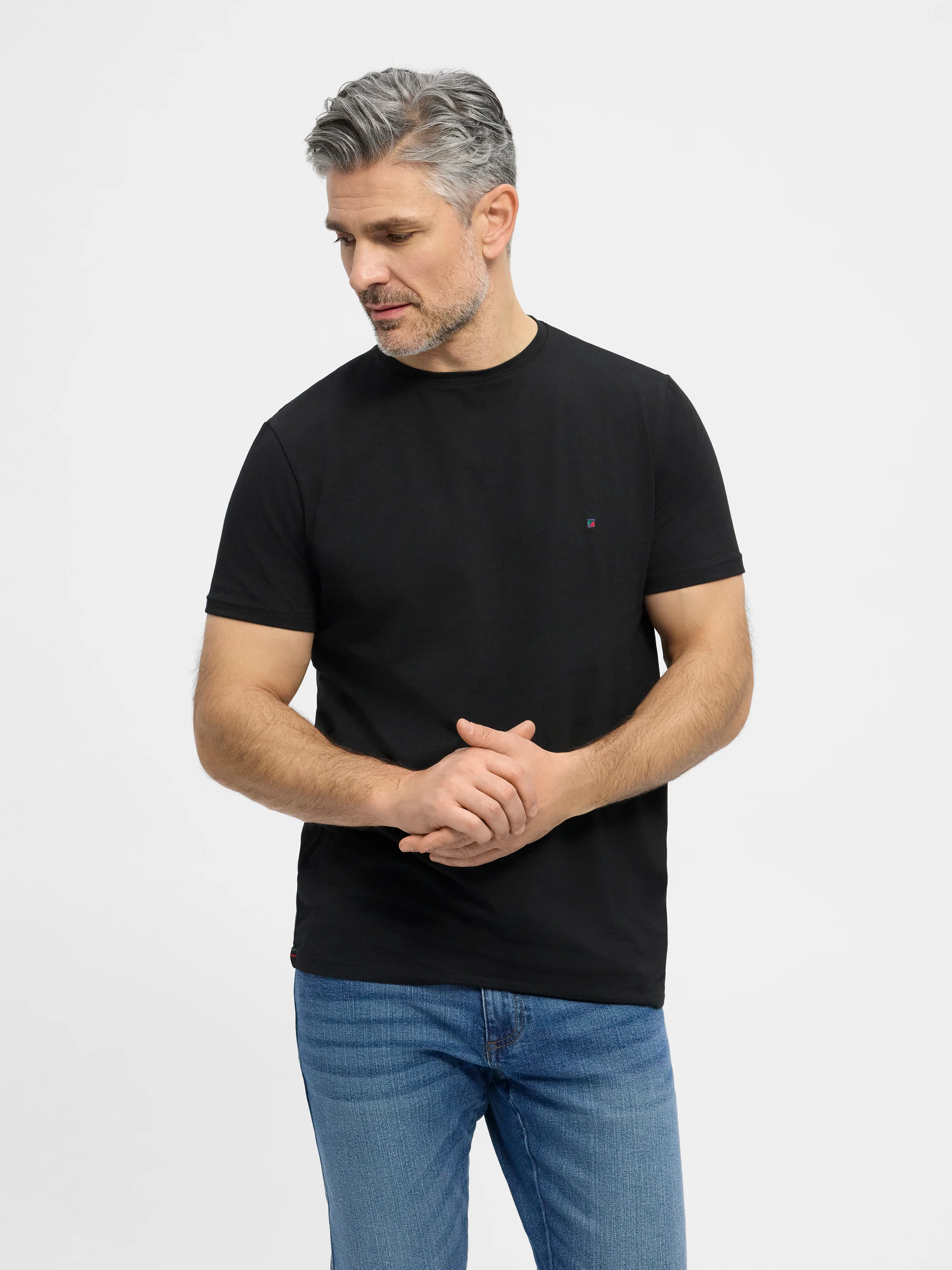 Chris - Black